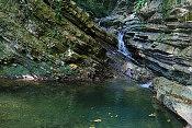Водопад и купель в Свирском ущелье
