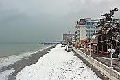 Центральная набережная и пляж. Лазаревское, зима 2012 год