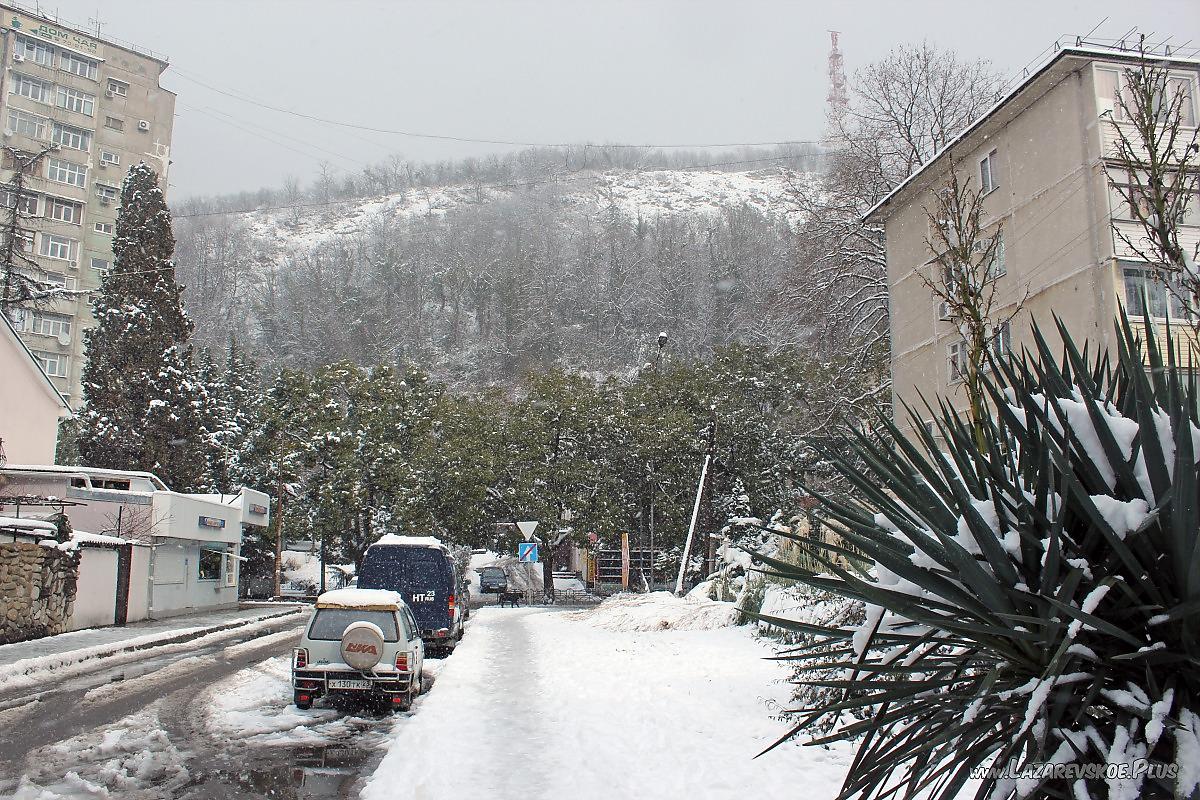 Привокзальный переулок. Лазаревское, зима 2012