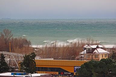 Вид на штормящее море. Лазаревское, зима 2015 год