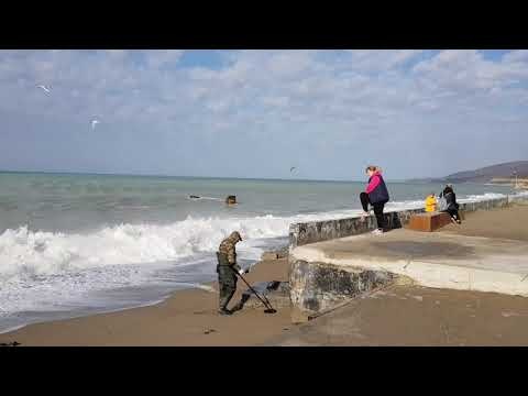 На море ШТОРМ! Как отдыхают гости зимой в Лазаревском. Пляжи "Тихий Дон" и "Бирюза". 10 февраля 2021