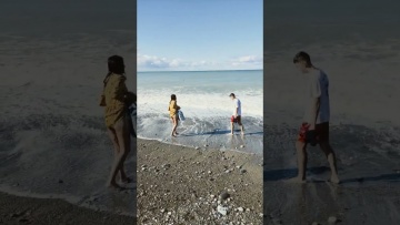 Лазаревское утром штормит