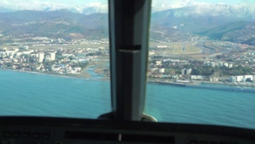 Посадка самолёта в Сочи. Вид из кабины. Sochi from the cockpit