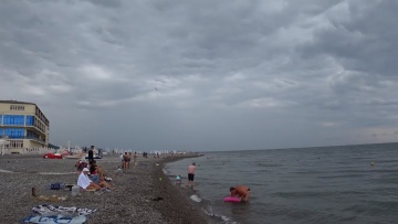 ЛАЗАРЕВСКОЕ ДЕНЬ ПЕРВЫЙ, ПОГОДА УЖАС, ПЛЯЖ ПУСТОЙ 16 СЕНТЯБРЯ